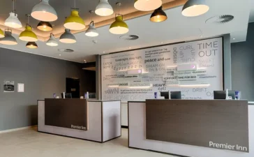 Sechstes Premier Inn in Hamburg öffnet heute seine Türen in der City-Süd und lädt Kinder zum Hoteltesten ein