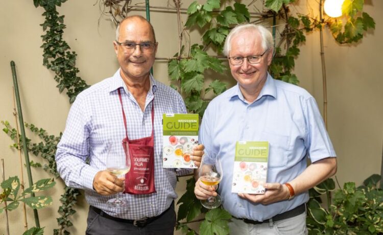 Johannes Fiala (Hrsg. Wein Guide Austria) li., Adi Schmid (Hrsg. Wein Guide Austria) re.