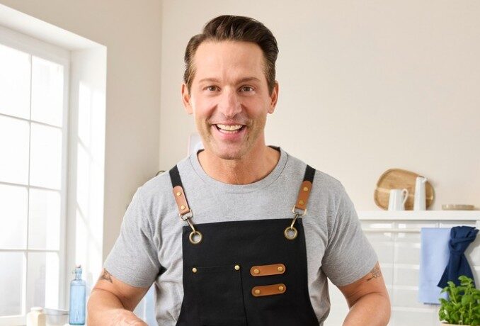 Sternekoch Alexander Kumptner präsentiert die neue CROFTON Kochkollektion.