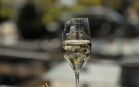 Terrassenauftakt im DoubleTree by Hilton Berlin Ku´damm mit Champagner und Currywurst ©Foto: Diana Albrech