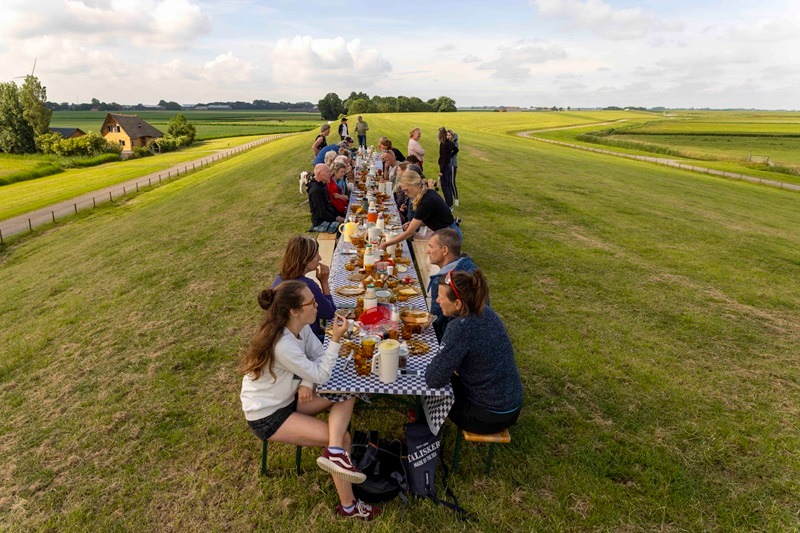 Frühstück auf dem Deich am Wadden Sea Day - Bild (C) Merlijn Torensma